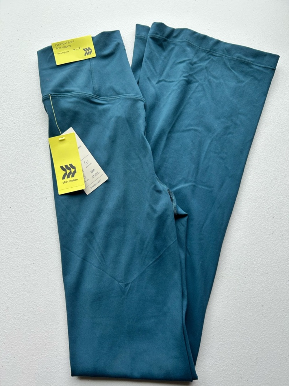 NWT All In Motion Everyday Soft Ultra High-Rise Flare Leggings Teal XS